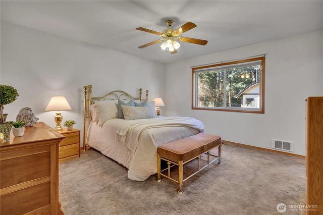 827 Illahee Drive, Fox Island, WA 98333