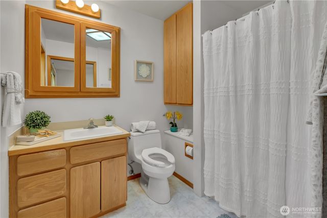 827 Illahee Drive, Fox Island, WA 98333