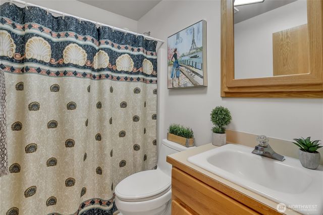 827 Illahee Drive, Fox Island, WA 98333