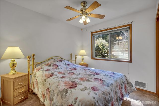 827 Illahee Drive, Fox Island, WA 98333