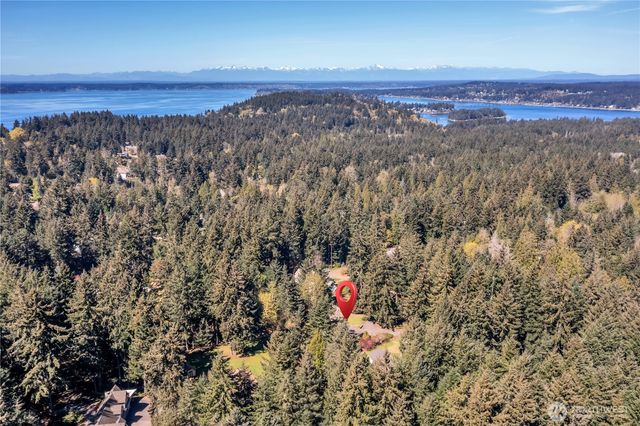 827 Illahee Drive, Fox Island, WA 98333