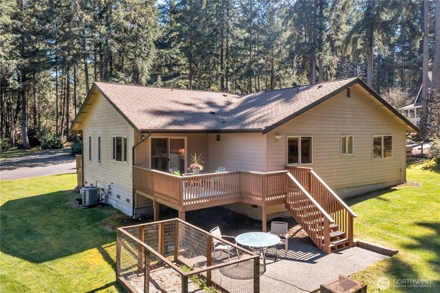 827 Illahee Drive, Fox Island, WA 98333