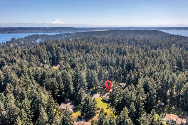 827 Illahee Drive, Fox Island, WA 98333