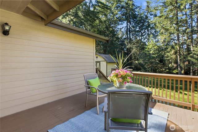 827 Illahee Drive, Fox Island, WA 98333