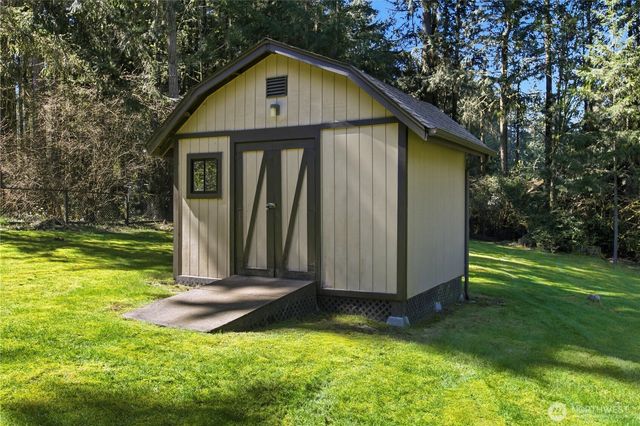 827 Illahee Drive, Fox Island, WA 98333