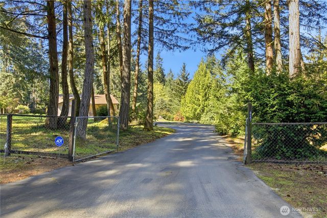 827 Illahee Drive, Fox Island, WA 98333