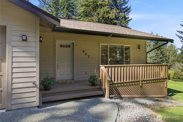 827 Illahee Drive, Fox Island, WA 98333