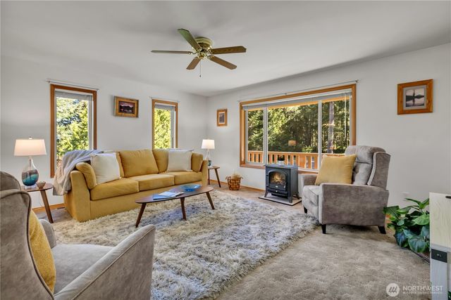 827 Illahee Drive, Fox Island, WA 98333