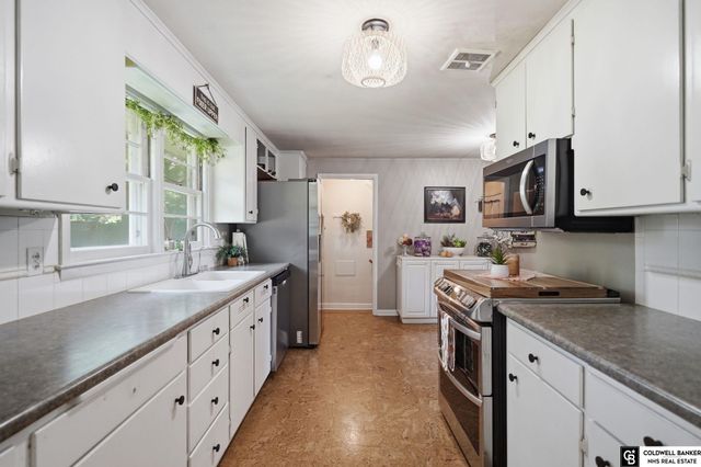3760 S 40th Street, Lincoln, NE 68506