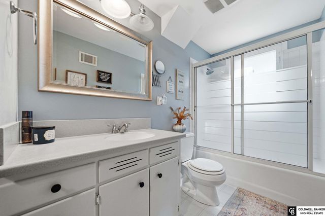 3760 S 40th Street, Lincoln, NE 68506