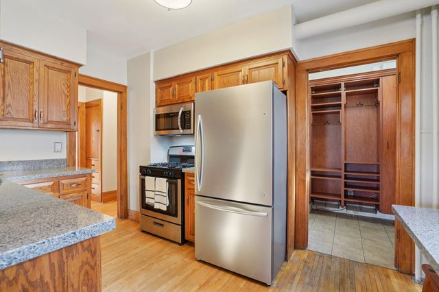 314 Saratoga Street S, Saint Paul, MN 55105