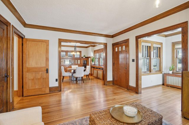 314 Saratoga Street S, Saint Paul, MN 55105