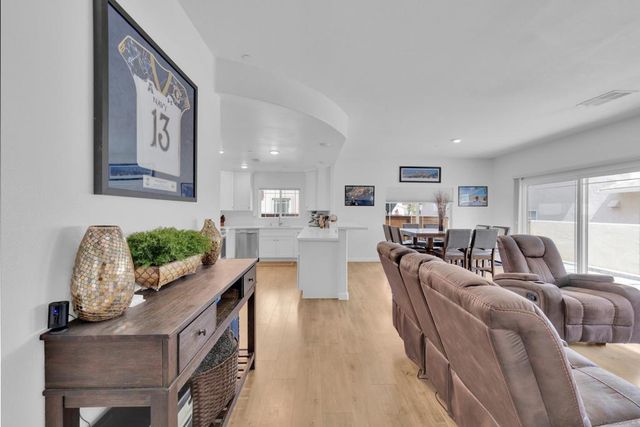 748 Lincoln Pl, El Cajon, CA 92020