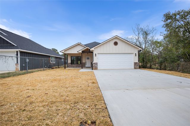 928 Duckenfield, Tyler, TX 75701