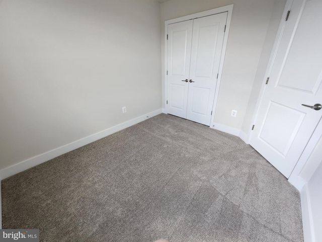 253 NEWTON PIPPIN DR, Martinsburg, WV 25403