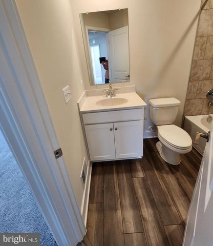 253 NEWTON PIPPIN DR, Martinsburg, WV 25403