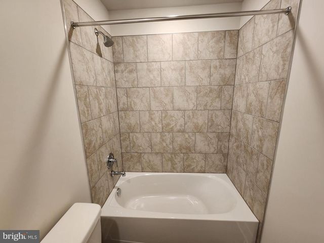 253 NEWTON PIPPIN DR, Martinsburg, WV 25403