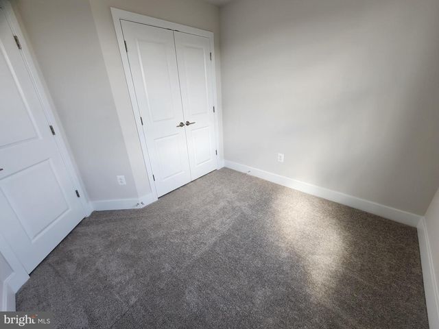 253 NEWTON PIPPIN DR, Martinsburg, WV 25403