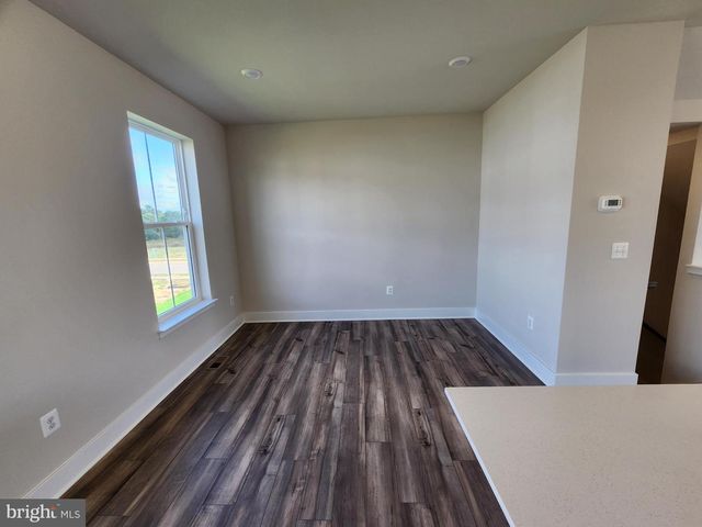 253 NEWTON PIPPIN DR, Martinsburg, WV 25403