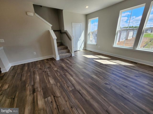 253 NEWTON PIPPIN DR, Martinsburg, WV 25403