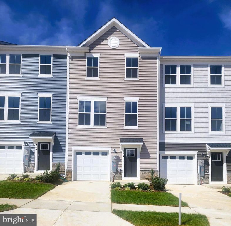 253 NEWTON PIPPIN DR, Martinsburg, WV 25403