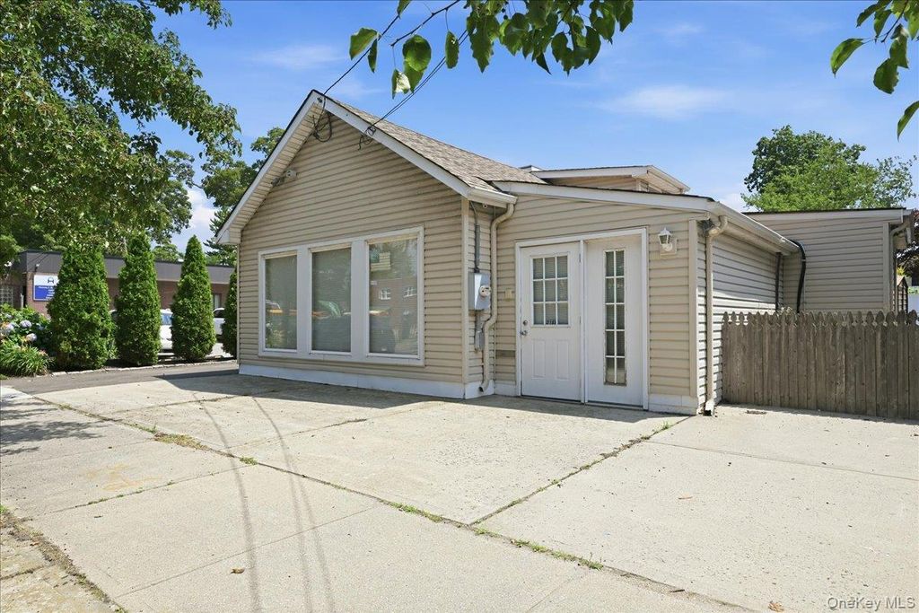 2169 Wantagh Avenue, Wantagh, NY 11793 — photo 3