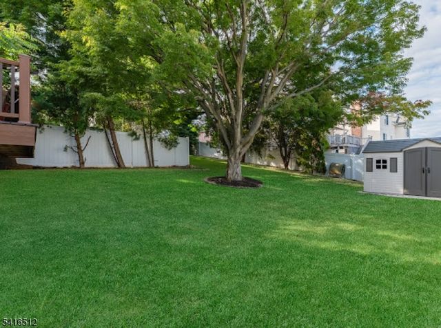 565 Center St, Wood-ridge Boro, NJ 07075