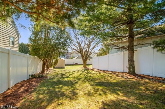 565 Center St, Wood-ridge Boro, NJ 07075