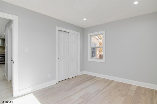 565 Center St, Wood-ridge Boro, NJ 07075