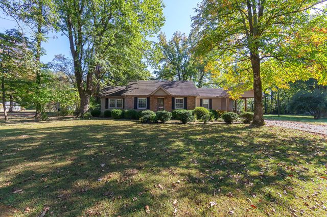 766 Northwood Dr, Huntingdon, TN 38344