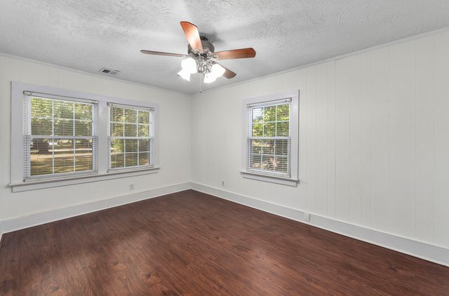 766 Northwood Dr, Huntingdon, TN 38344