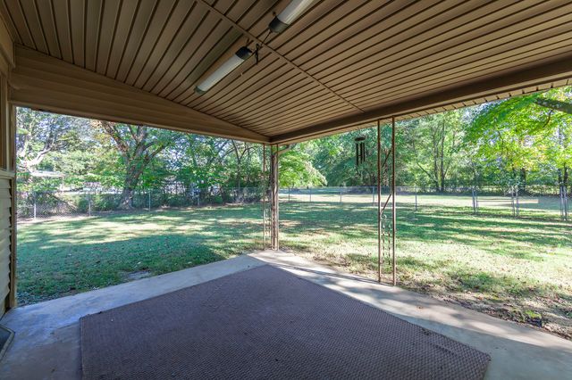 766 Northwood Dr, Huntingdon, TN 38344