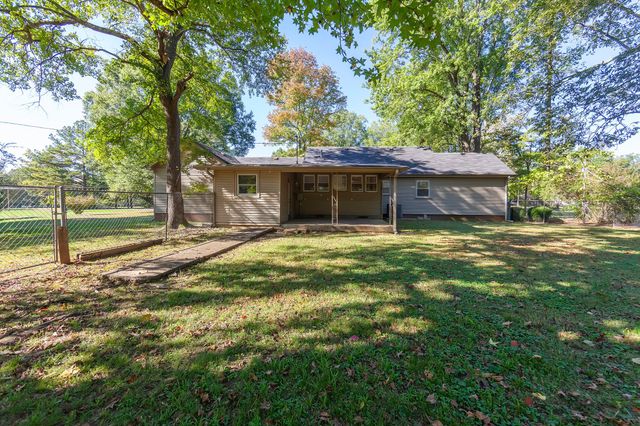 766 Northwood Dr, Huntingdon, TN 38344