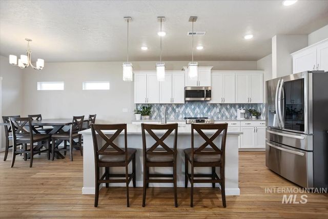 3729 S Maple Ridge Ave, Nampa, ID 83686