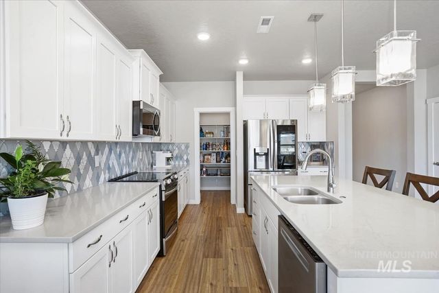 3729 S Maple Ridge Ave, Nampa, ID 83686