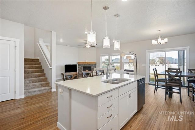 3729 S Maple Ridge Ave, Nampa, ID 83686