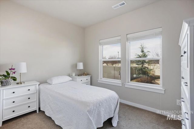 3729 S Maple Ridge Ave, Nampa, ID 83686