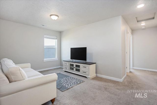 3729 S Maple Ridge Ave, Nampa, ID 83686