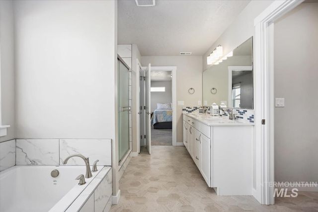 3729 S Maple Ridge Ave, Nampa, ID 83686