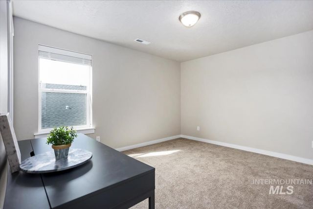 3729 S Maple Ridge Ave, Nampa, ID 83686