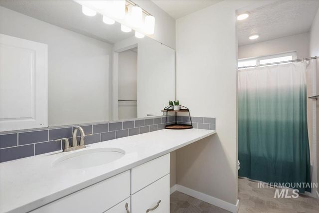 3729 S Maple Ridge Ave, Nampa, ID 83686