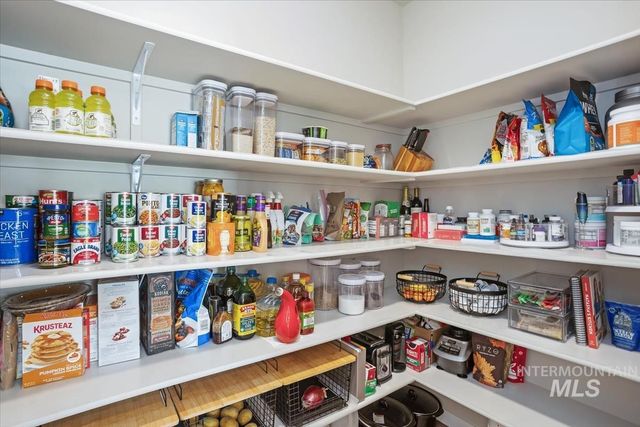 3729 S Maple Ridge Ave, Nampa, ID 83686