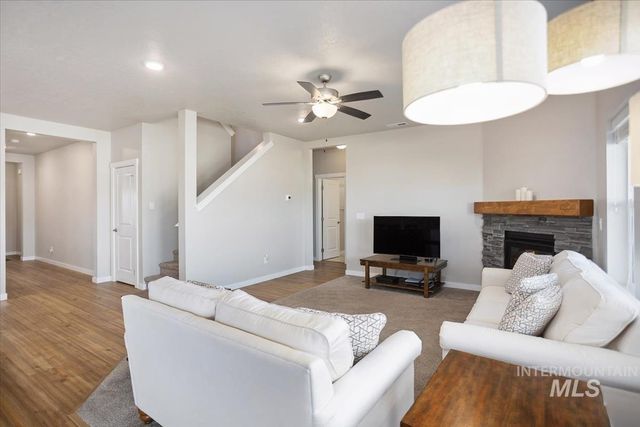 3729 S Maple Ridge Ave, Nampa, ID 83686