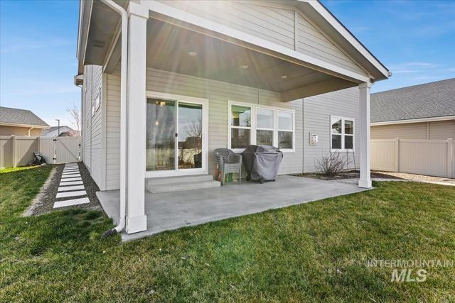 3729 S Maple Ridge Ave, Nampa, ID 83686