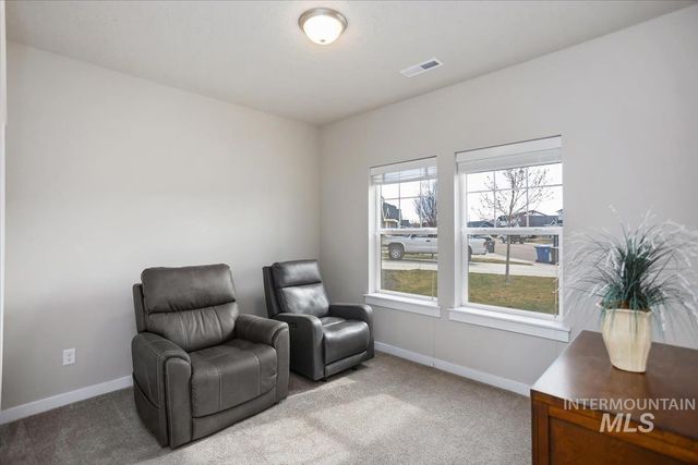 3729 S Maple Ridge Ave, Nampa, ID 83686