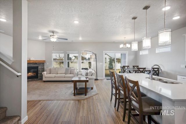 3729 S Maple Ridge Ave, Nampa, ID 83686