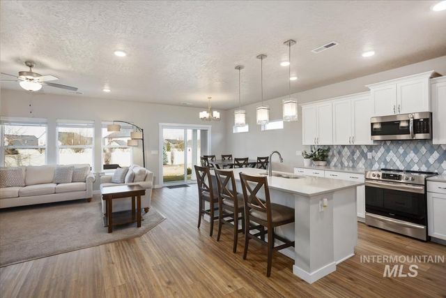 3729 S Maple Ridge Ave, Nampa, ID 83686