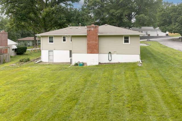 7600 Richland Avenue, Kansas City, KS 66111
