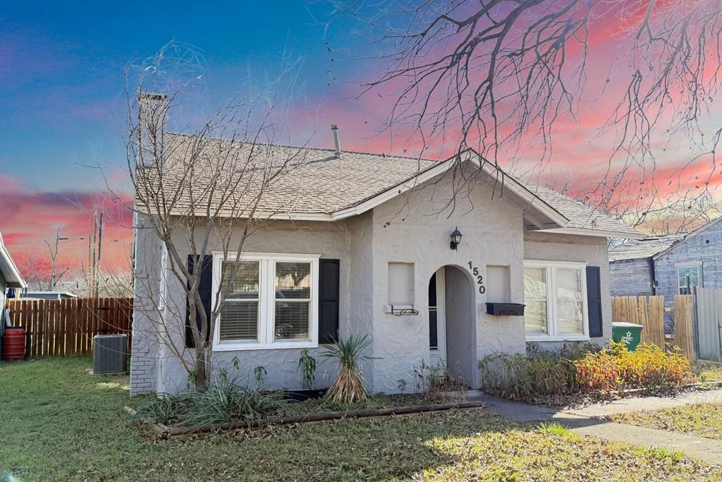 Image 1 of property listing at 1520 S Harrison St, San Angelo, TX 76901