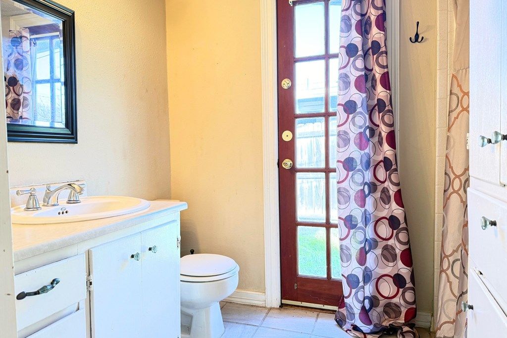 Image 8 of property listing at 1520 S Harrison St, San Angelo, TX 76901